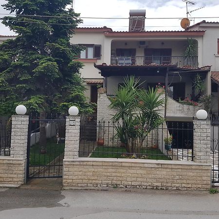 Fyllou Apartment อัสโปรวาลตา ภายนอก รูปภาพ