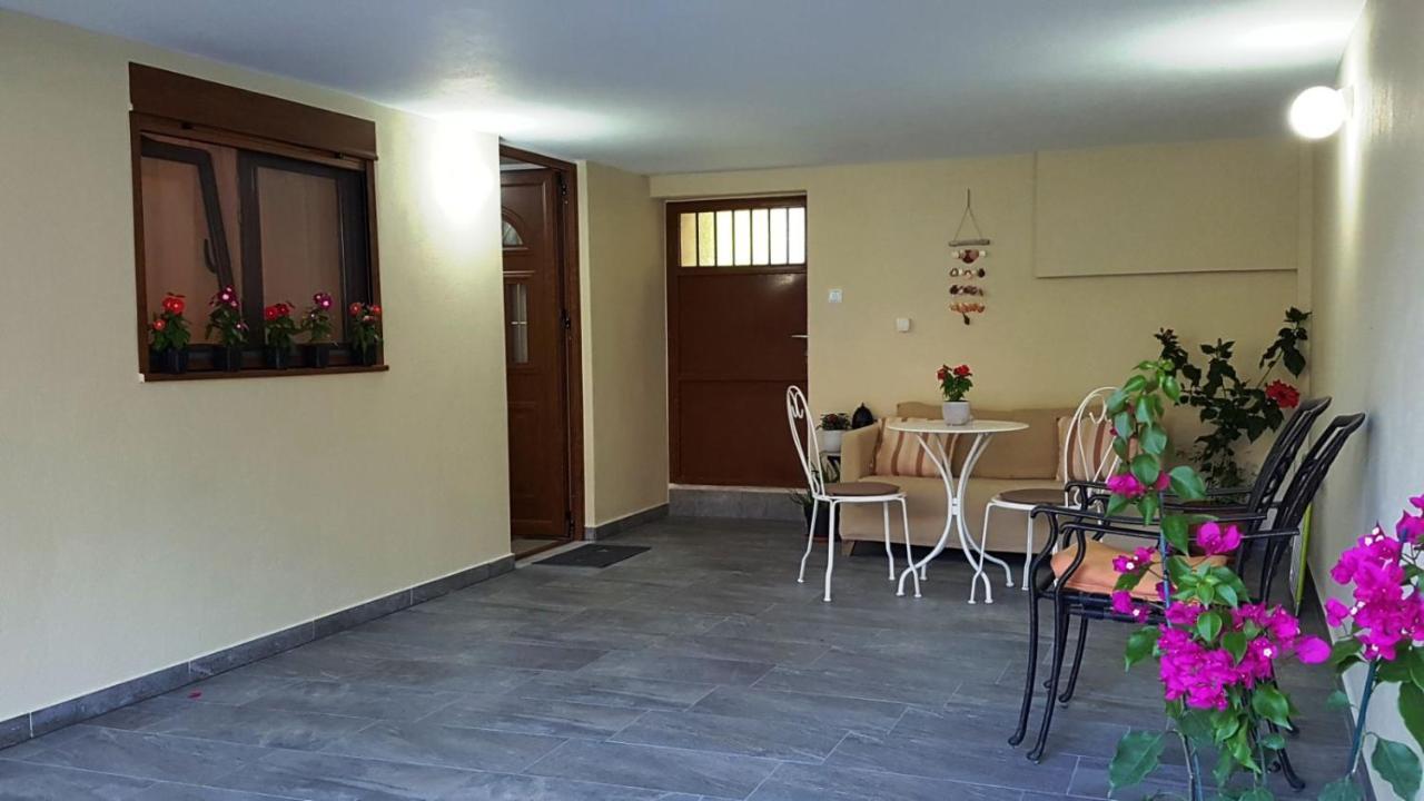 Fyllou Apartment อัสโปรวาลตา ภายนอก รูปภาพ