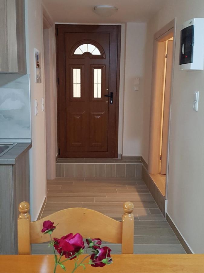 Fyllou Apartment อัสโปรวาลตา ภายนอก รูปภาพ
