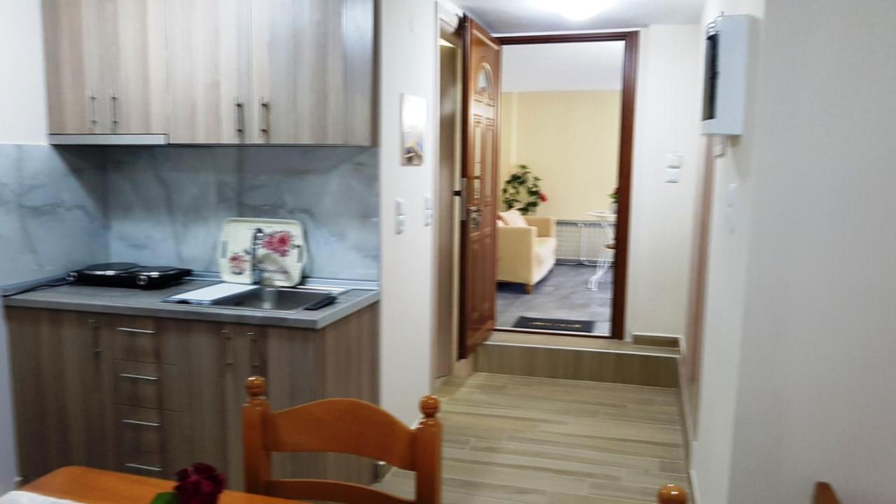 Fyllou Apartment อัสโปรวาลตา ภายนอก รูปภาพ