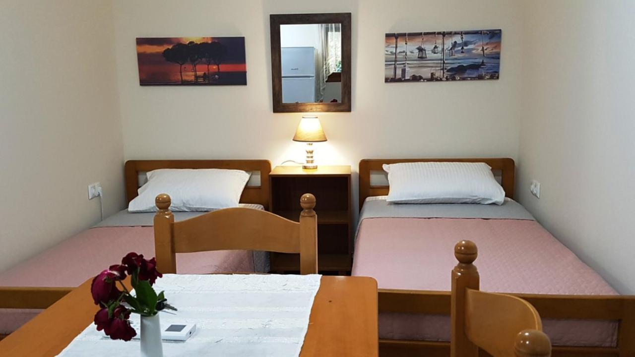 Fyllou Apartment อัสโปรวาลตา ภายนอก รูปภาพ