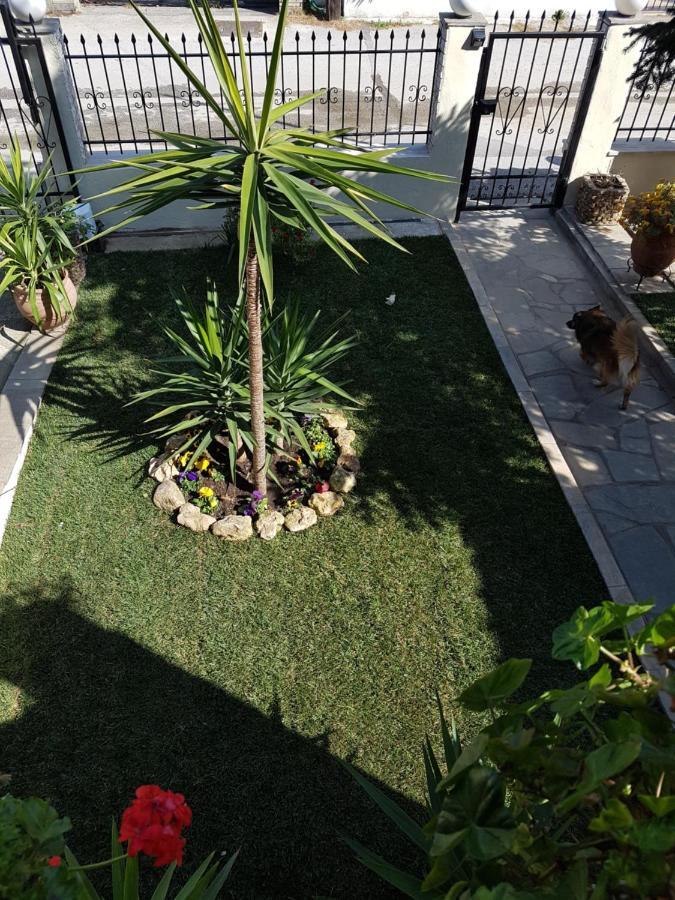 Fyllou Apartment อัสโปรวาลตา ภายนอก รูปภาพ