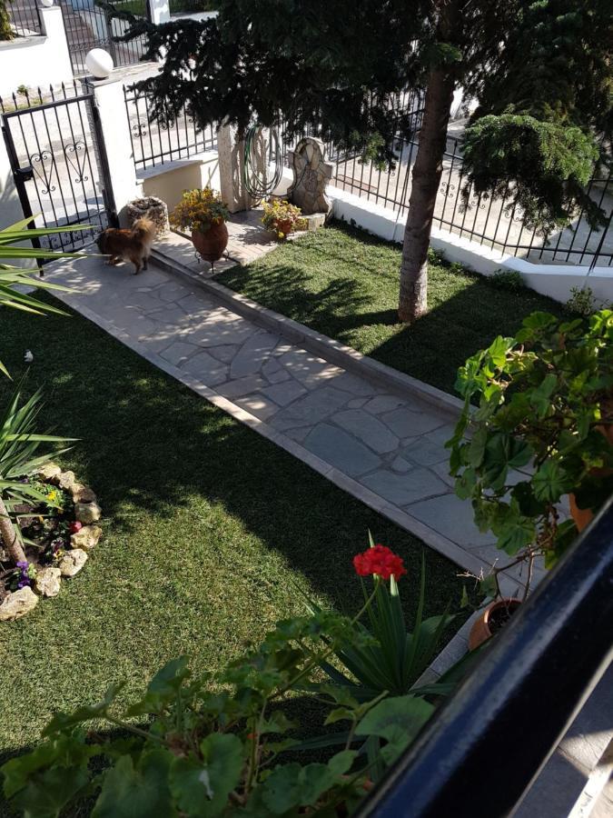 Fyllou Apartment อัสโปรวาลตา ภายนอก รูปภาพ